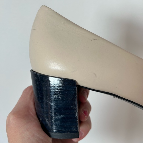 Tory Burch Beige Block Heel Shoes - Picture 5 of 9